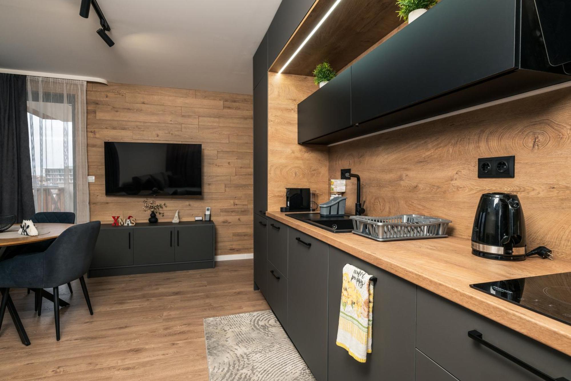 4 * Velingrad