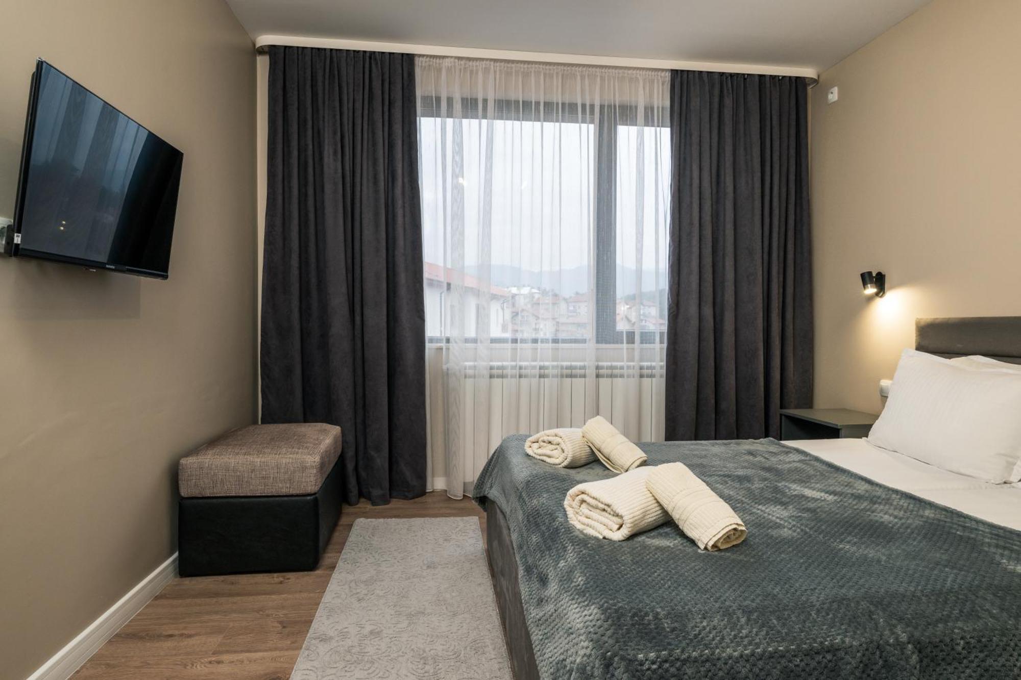 Apartment 4 *