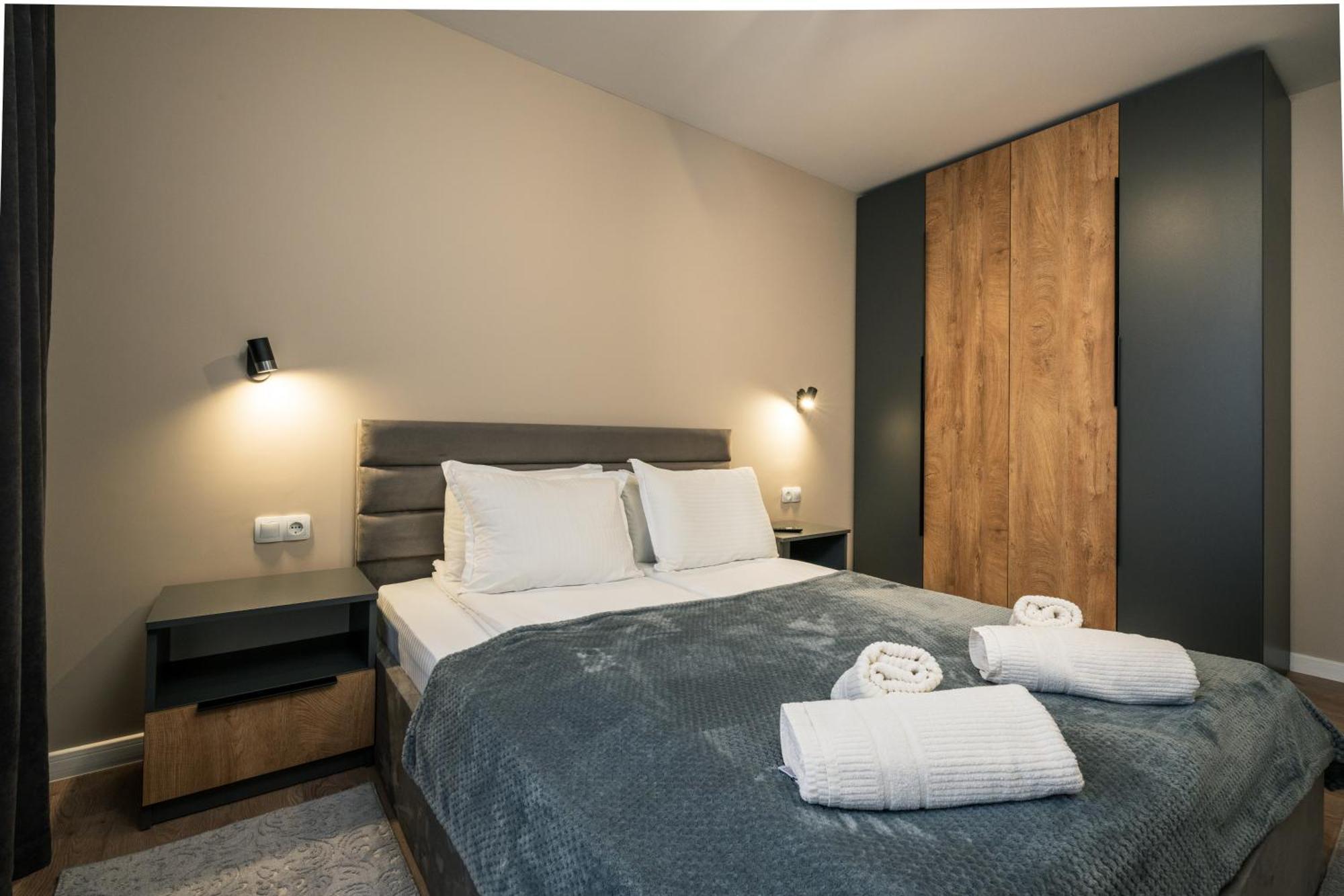 4 Apartment